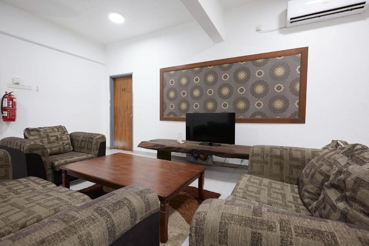 Studio de 5500 m² en avec 1 salle de bains privée à Beserah Kampung Sungai Karang Extérieur photo
