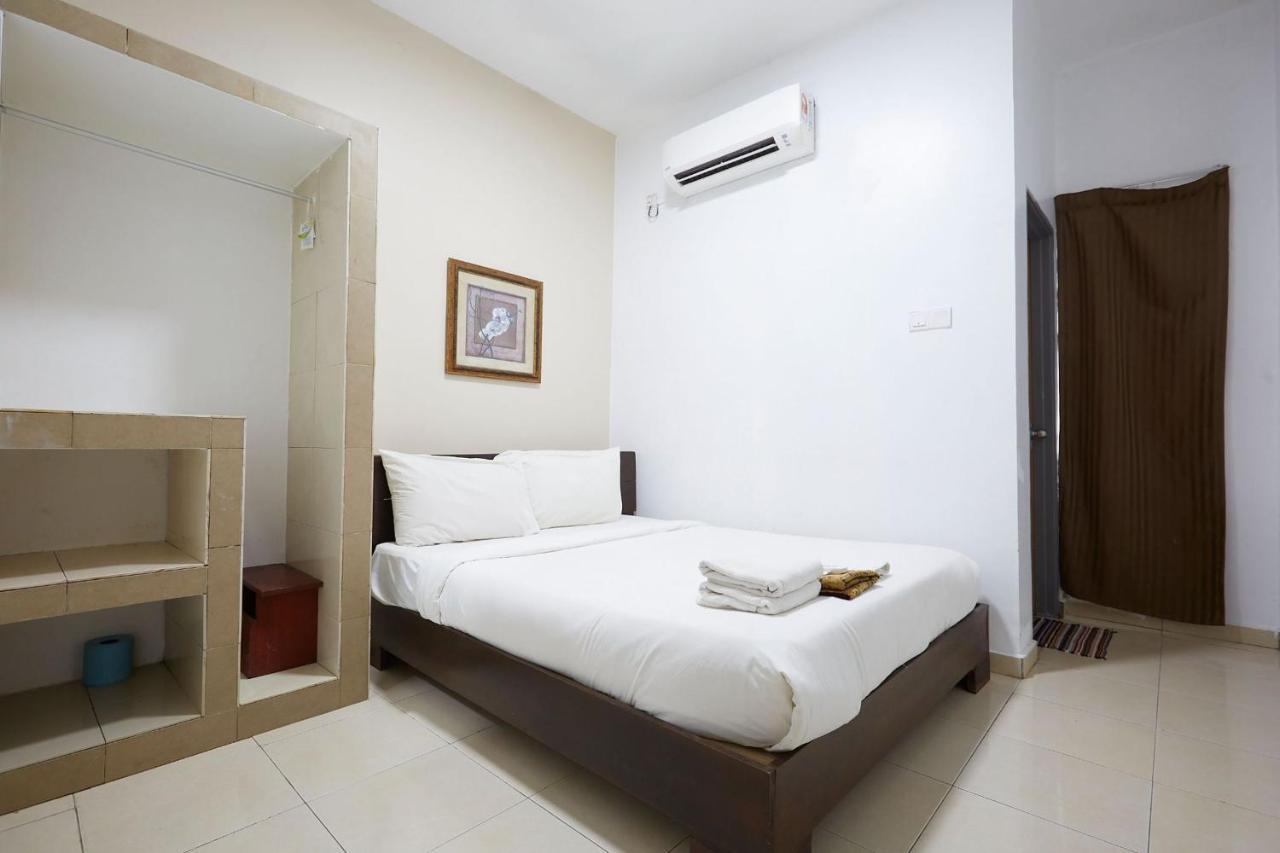 Studio de 5500 m² en avec 1 salle de bains privée à Beserah Kampung Sungai Karang Extérieur photo