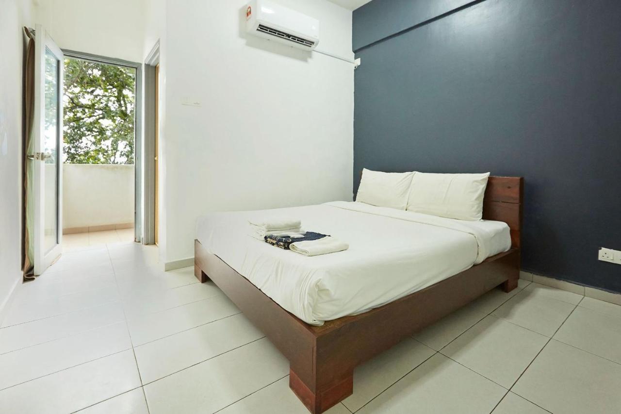 Studio de 5500 m² en avec 1 salle de bains privée à Beserah Kampung Sungai Karang Extérieur photo