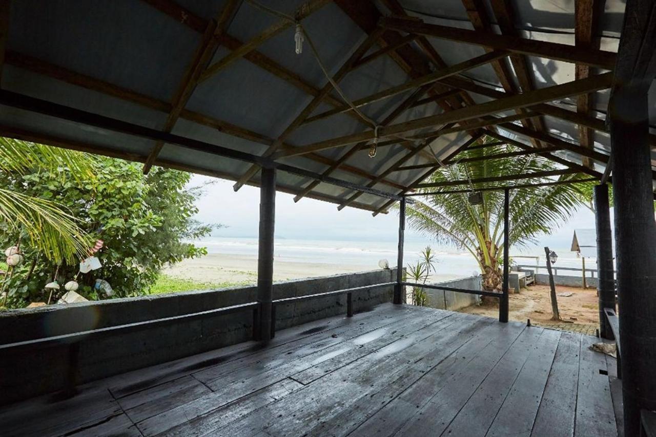 Studio de 5500 m² en avec 1 salle de bains privée à Beserah Kampung Sungai Karang Extérieur photo