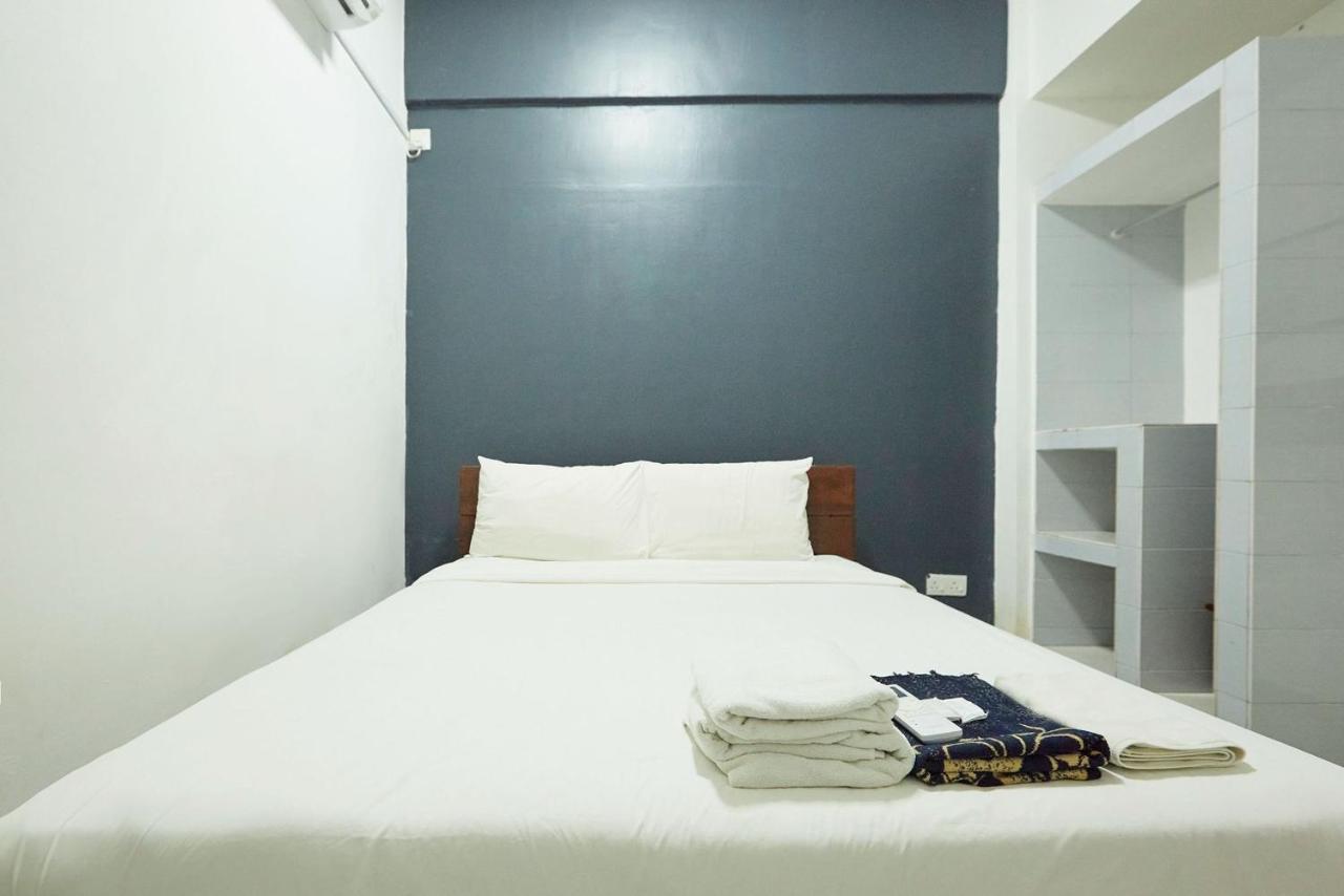Studio de 5500 m² en avec 1 salle de bains privée à Beserah Kampung Sungai Karang Extérieur photo